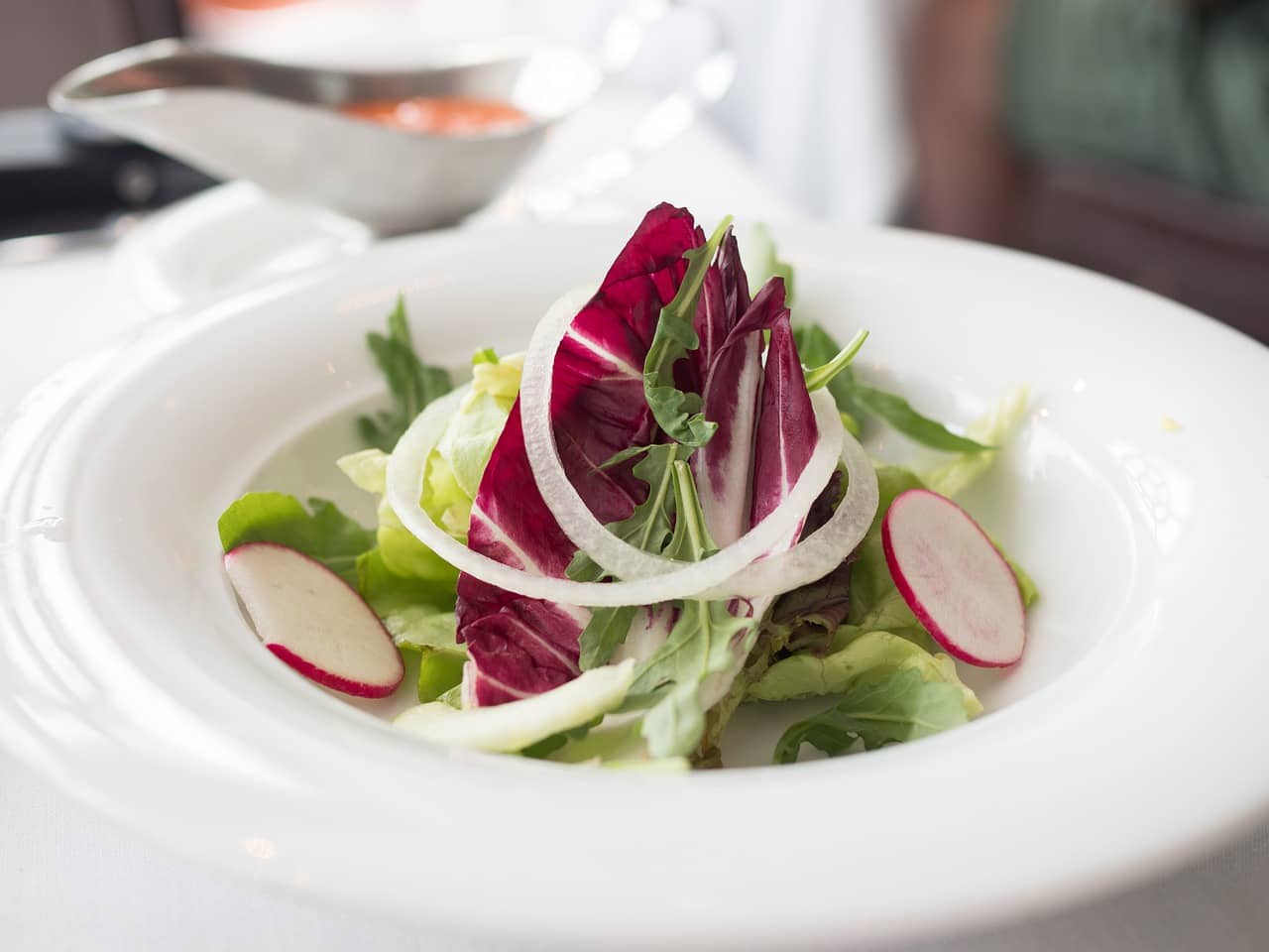 beet-4210016_1280 White Plate